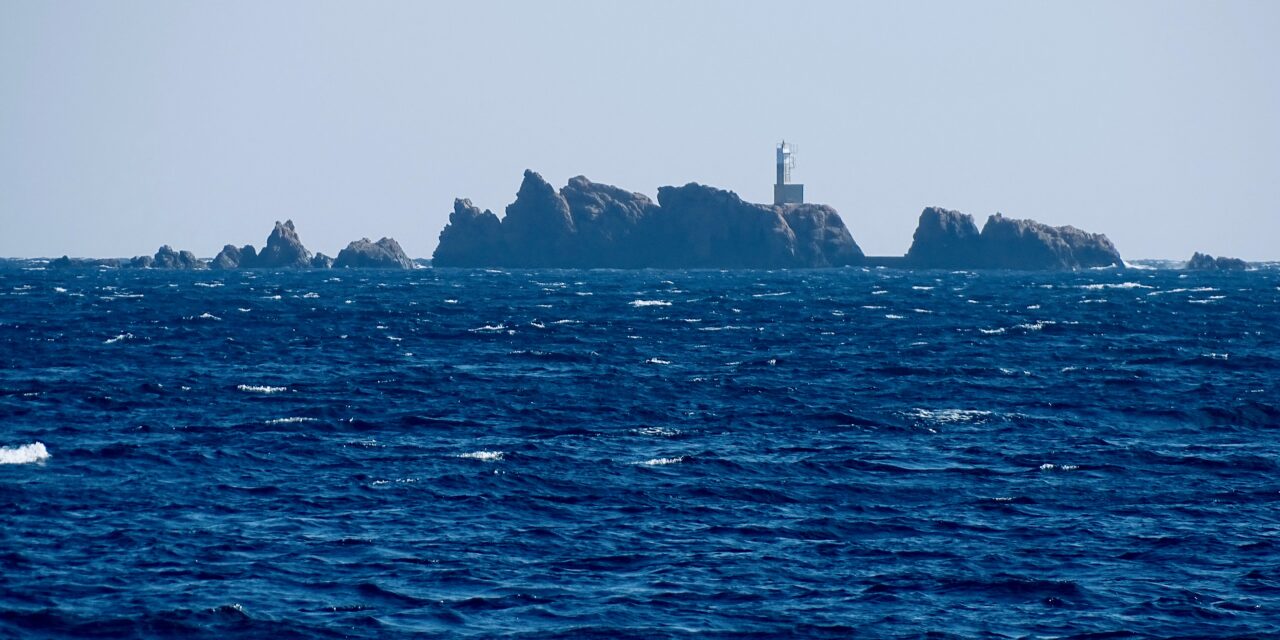 Los peldaños junto al mar