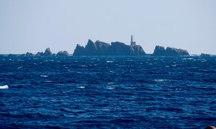 Los peldaños junto al mar